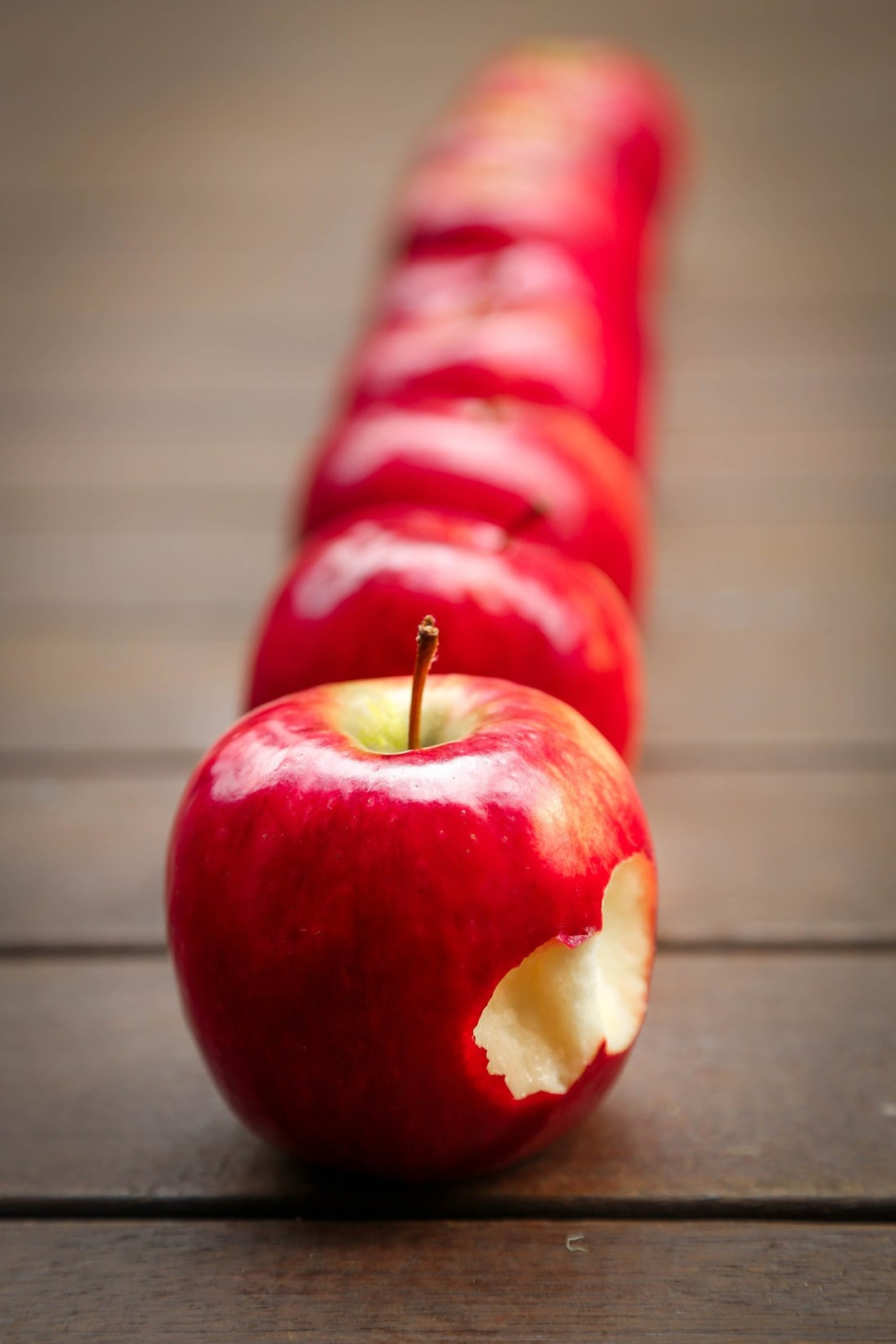 apples-Image by Tracy Lundgren from Pixabay